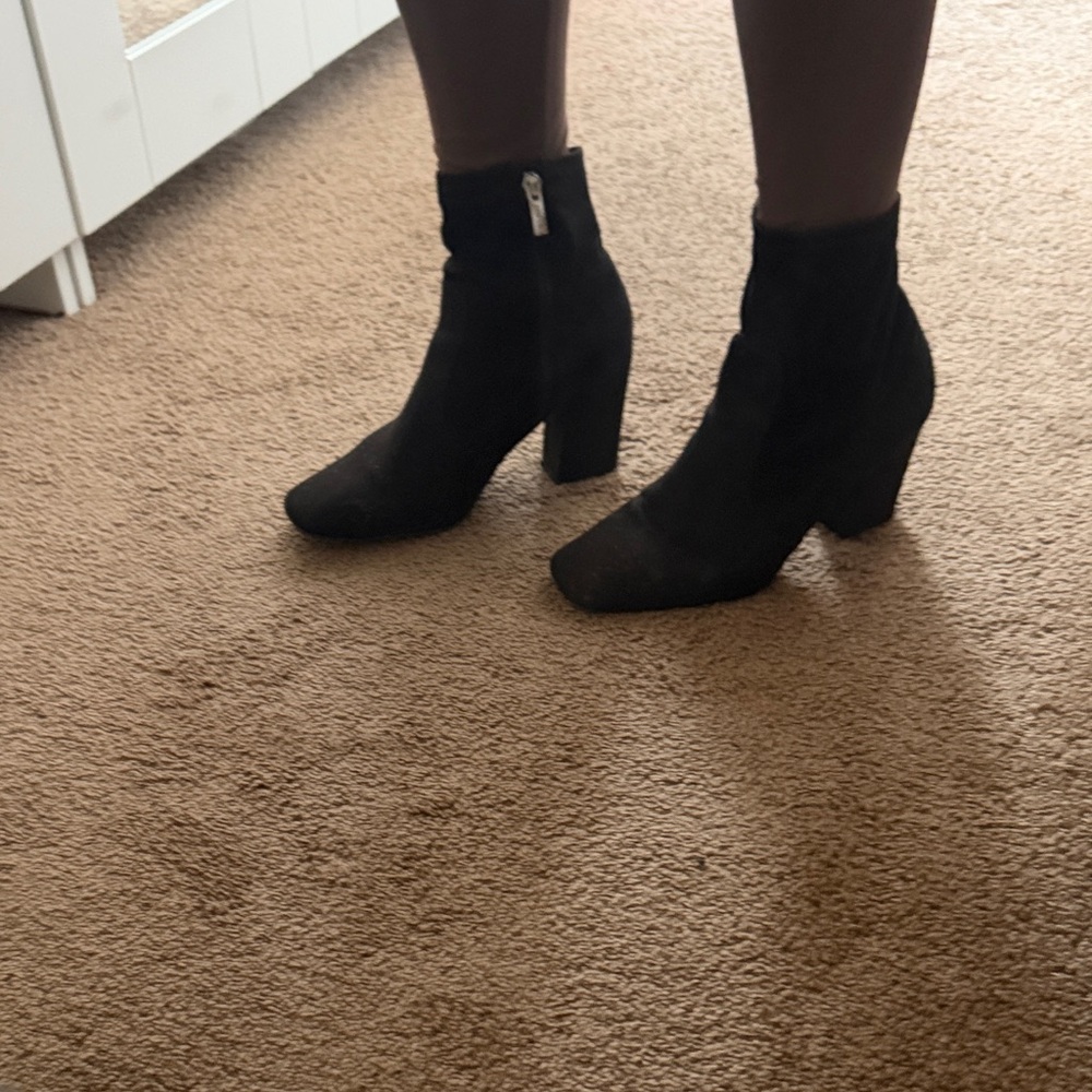 Elegant Black Ankle Boots